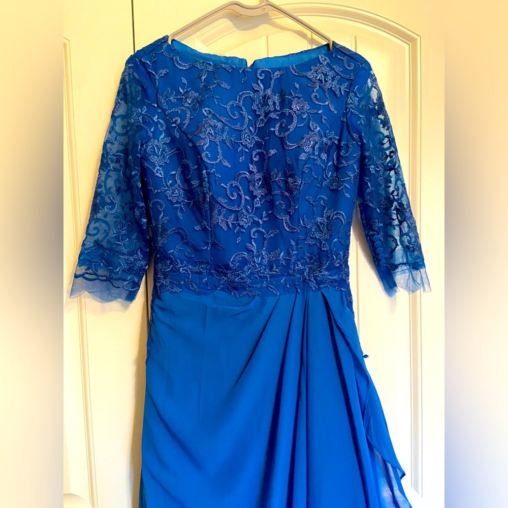 NWT- Formal Lace dress- Size 6